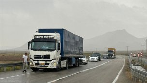 Türkiye-İran kara yolu ulaşıma kapandı!
