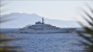 Lüks mega yat "Blue" Bodrum'da demirledi