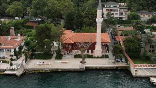 Yenilenen Vaniköy Camisi, İstanbulluların uğrak yeri oldu!