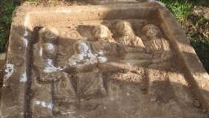 Yalova'da Roma döneminden kalma 1800 yıllık mermer stel bulundu!
