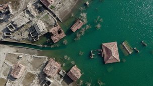 Isparta’da baraj sularının çekilmesiyle taş evler gün yüzüne çıktı!