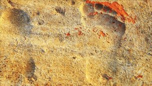 Yatağan'daki kazılarda 1900 yıllık çocuk ayak izlerine rastlandı!