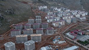 Elbistan'da inşaatı devam eden afet konutları havadan görüntülendi