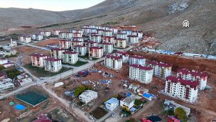 Depremin merkez üssü Elbistan'da inşa edilen TOKİ afet konutları havadan görüntülendi