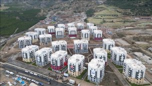 Hatay’daki 256 deprem konutu hak sahiplerine teslim edildi!