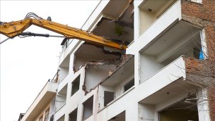 Diyarbakır'da hasarlı binaların 4 bin 362’sinin yıkımı tamamlandı!