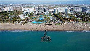 Antalya yılın ilk 4 ayında 2 milyon 66 bin 962 yabancı turisti ağırladı!