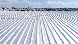 Ravago'dan metal ve sandviç panel çatılar için yenileme kolaylığı