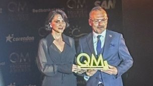 Hediye Güral Gür ve NG Phaselis Bay’e iki ödül