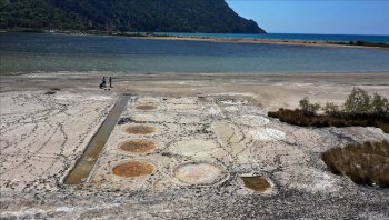 Suların çekildiği İztuzu Plajı'nda antik tuz tesisi ortaya çıktı!