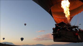 Pamukkale, sıcak hava balon turlarıyla da turist çekiyor!