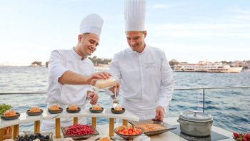 The Peninsula'da Pazar keyfi müdavimleri ile buluşuyor