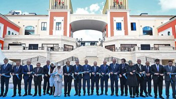 Lüks outlet Florentia Village açıldı