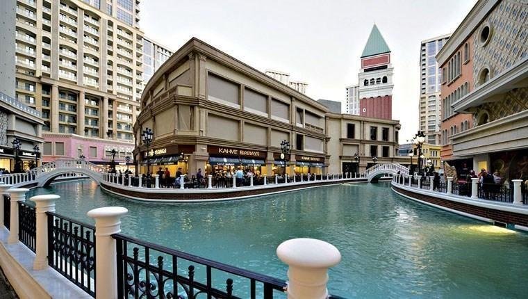 Bayram öncesi AVM’ler eski günlerine kavuştu