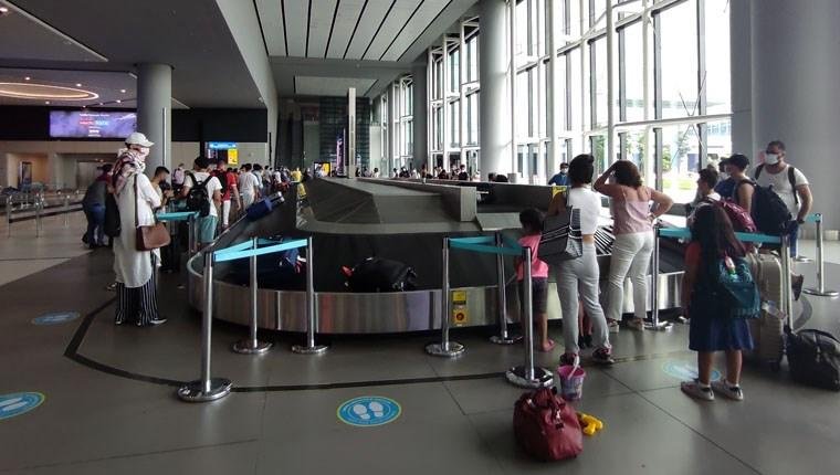 İstanbul havalimanlarında Kurban Bayramı tatili dönüş yoğunluğu