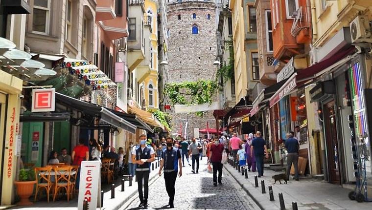 Galata Kulesi'ne çıkan Büyük Hendek Caddesi yayalaştırıldı