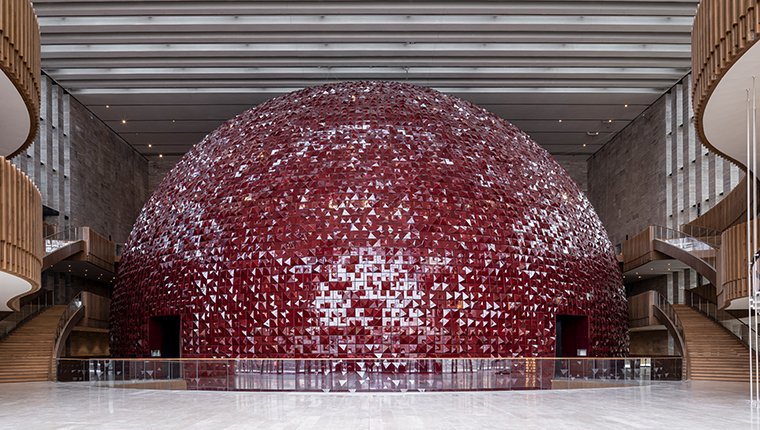 Kaleseramik'ten AKM'nin kalbine "Kırmızı Küre" imzası