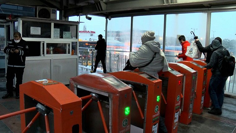 İstanbul'da ulaşıma zam teklifi ertelendi