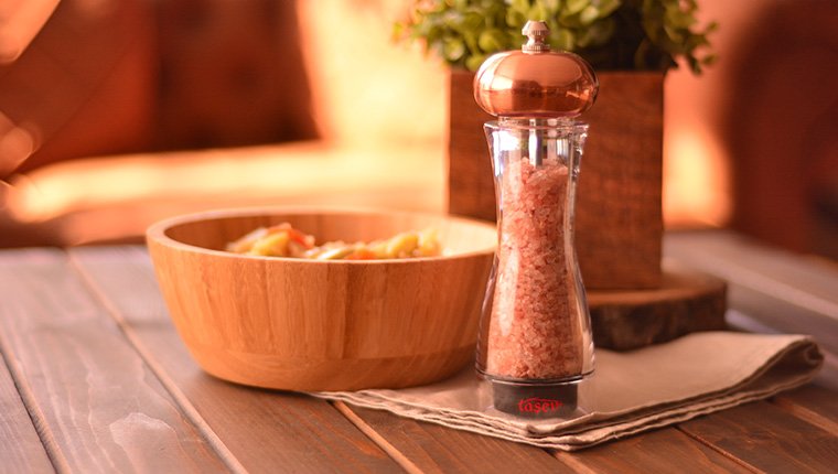 Taşev Janti tuz & karabiber öğütücü cam tasarımıyla göz kamaştırıyor!