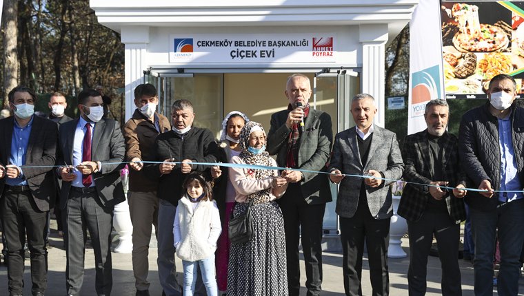 Çekmeköy'de tasarlanan "çiçek evleri"nin teslimi yapıldı