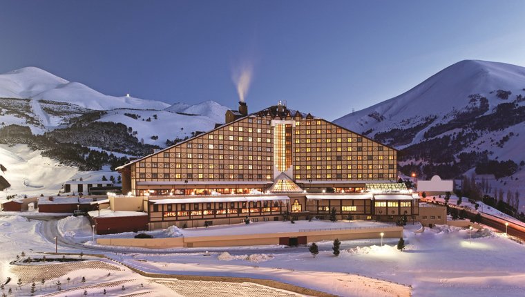 Yarıyıl tatilinde ailece eğlencenin adresi; Polat Palandöken!