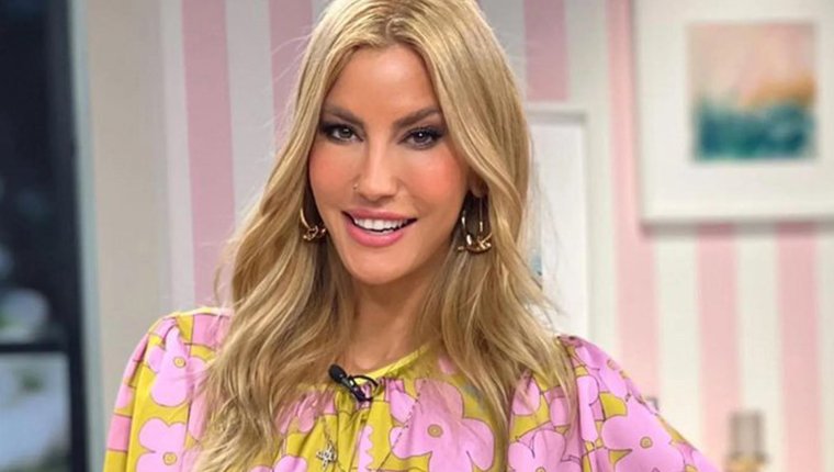 Çağla Şıkel, Alaçatı'dan sezonluk 675 bin TL'ye taş ev kiraladı!