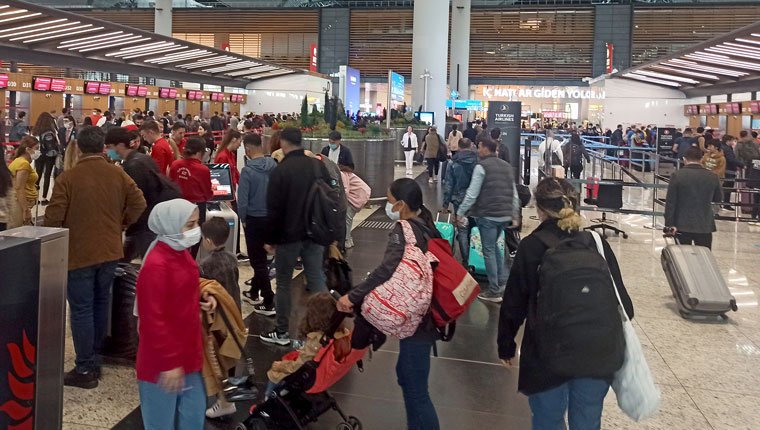 İstanbul Havalimanı'nda bayram yoğunluğu!