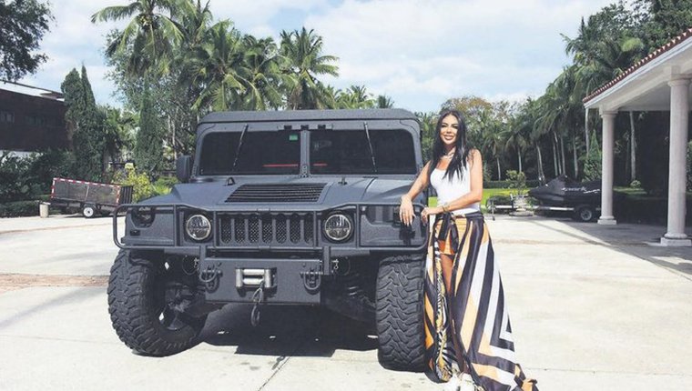 Süreyya Yalçın, Miami'deki malikanesinin kapılarını açtı!