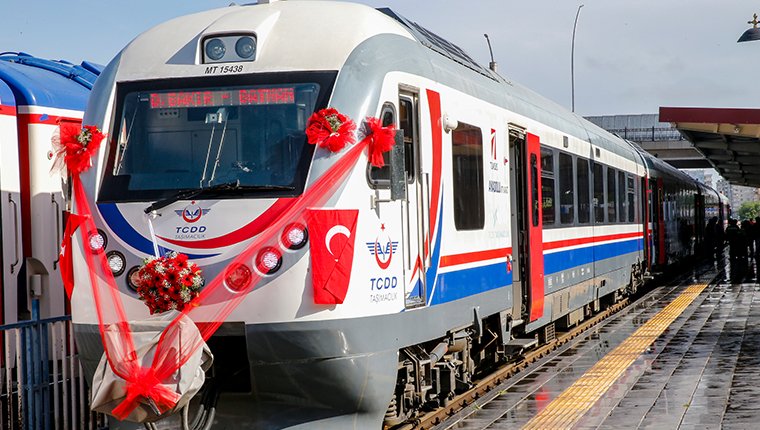 Diyarbakır-Batman seferleri yenilenen tren setleriyle başladı