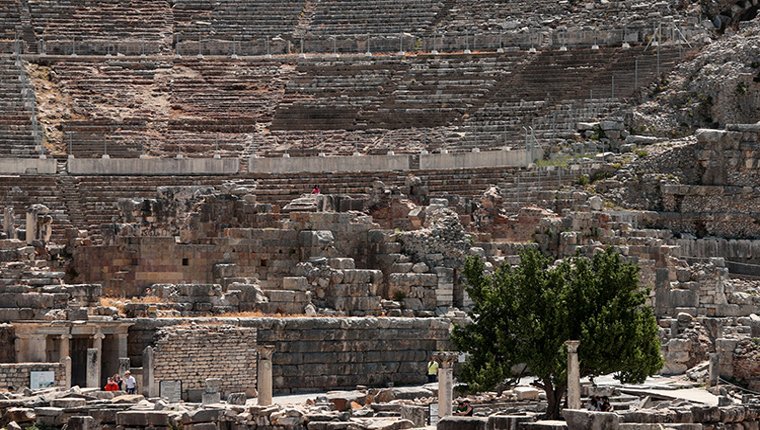 Efes Antik Kenti'nde salgının izi kruvaziyer turizmle siliniyor!