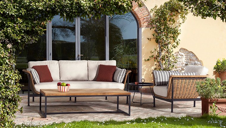 L’unica ilkbahar-yaz koleksiyonunda açık havada ezberleri bozuyor