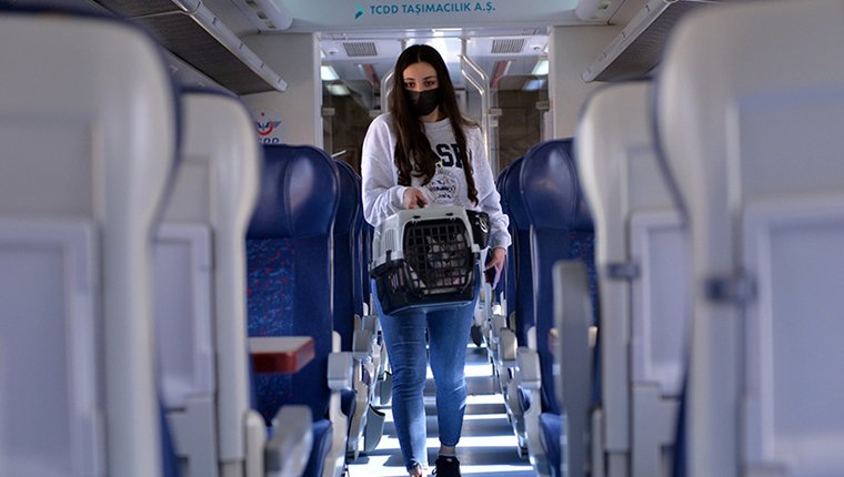 Toplu taşıma ve uçaklarda maske zorunluluğu kalktı!