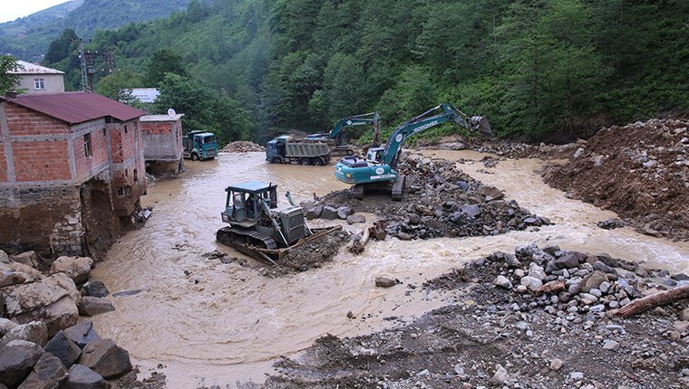 DSİ, Sürmene'deki heyelanın izlerini kısa sürede sildi