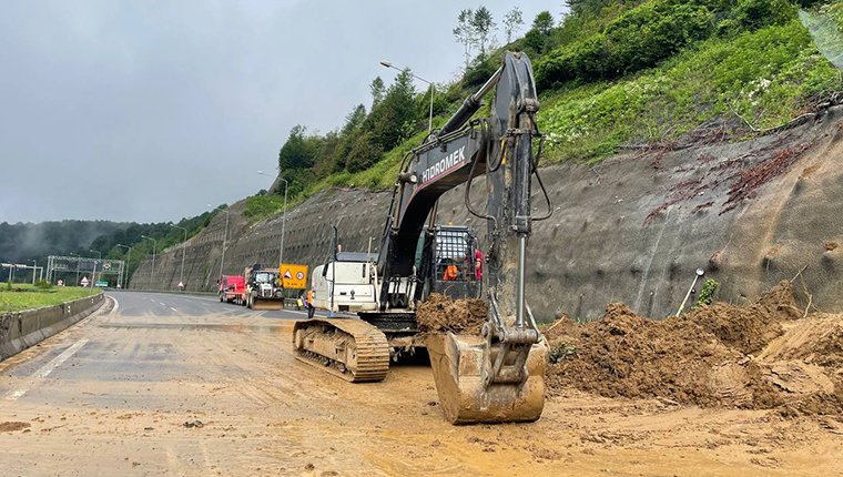 Bolu Dağı Tüneli İstanbul istikameti heyelan nedeniyle ulaşıma kapatıldı