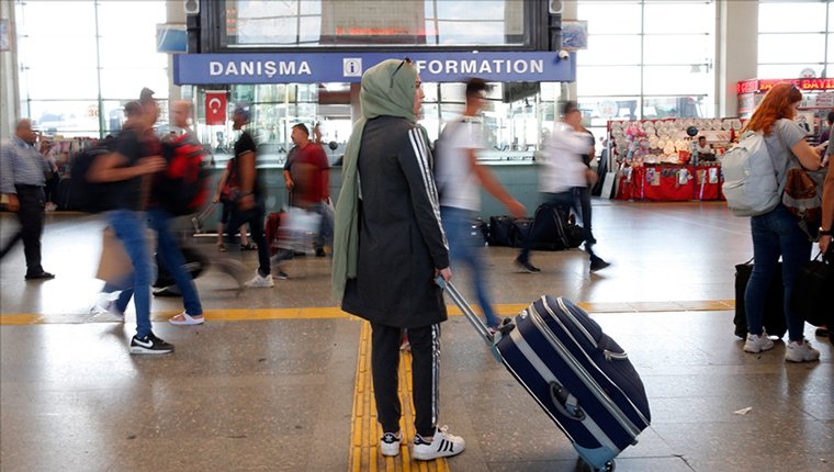 Yerli turist ilk çeyrekte 12,2 milyar TL harcadı!