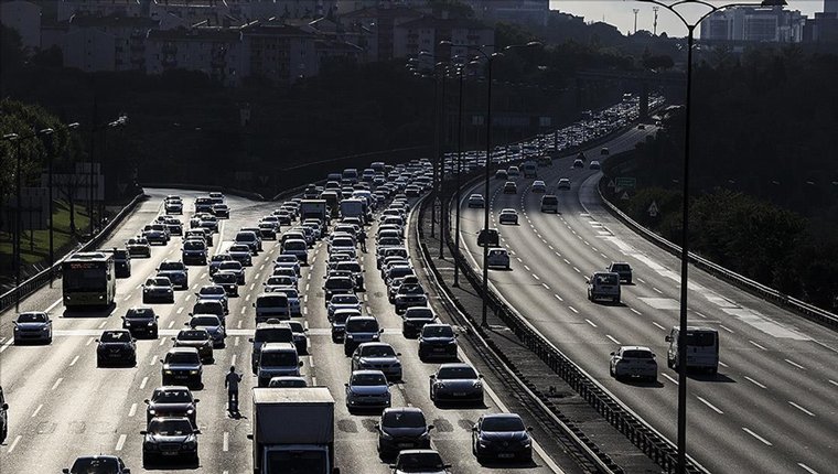 İBB'den ödenek alamayan bazı özel halk otobüsleri sefere çıkamıyor!