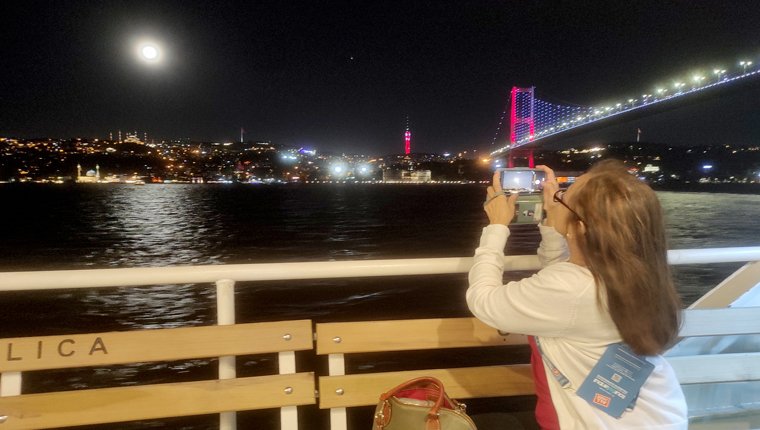 THY'nin transit yolcuları Touristanbul'la Boğaz keyfi yaşadı!