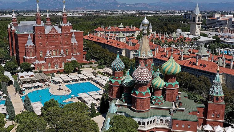 Antalya'daki tematik oteller turistlerden büyük ilgi görüyor