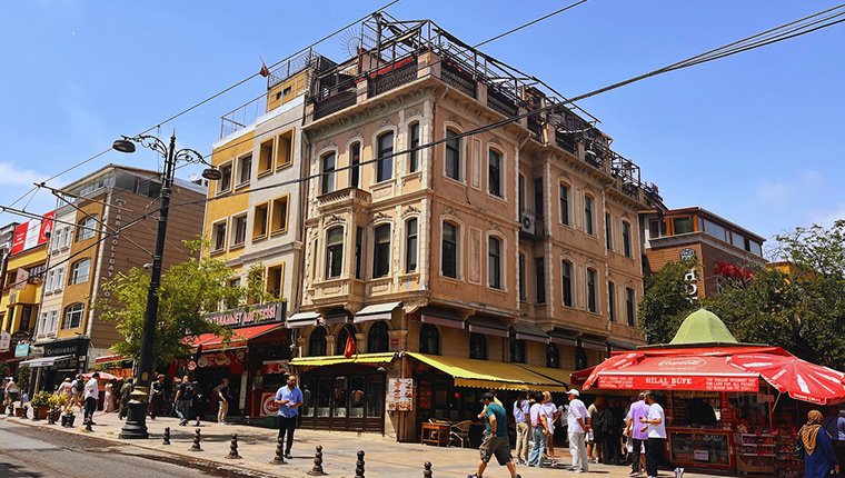 Sultanahmet'teki Leman Esma Kasay Han 229 milyon TL’den satışa çıkarıldı