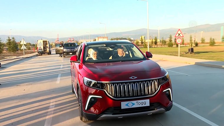 Cumhurbaşkanı Erdoğan, Togg aracını test etti