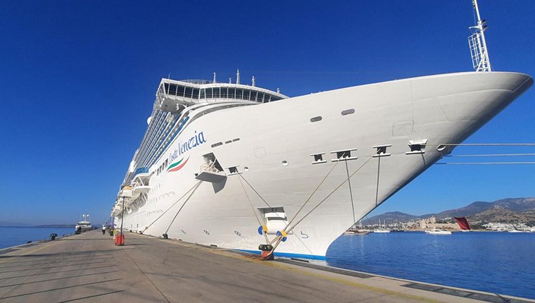 Bodrum'a "Costa Venezia" kruvaziyeri ile 1821 yolcu geldi