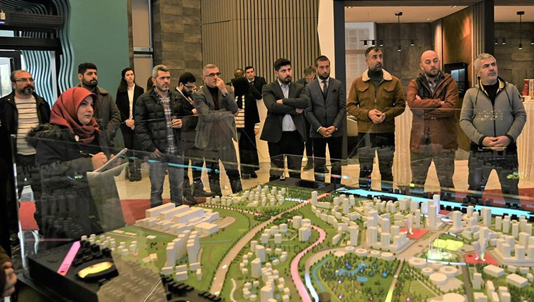 İsra Holding yöneticileri çözüm ortaklarıyla buluştu!