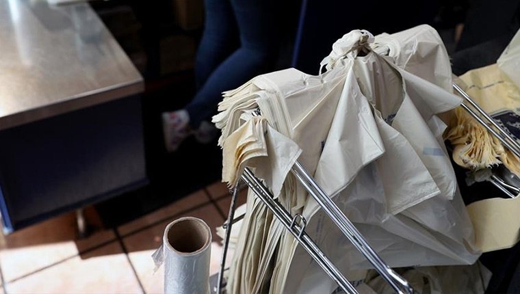 Tüketiciler plastik poşete 25 kuruş ödemeye devam edecek