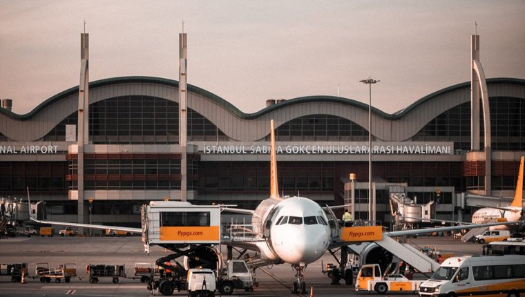 Sabiha Gökçen Havalimanı'ndan deprem bölgesine ulaşım sürüyor!