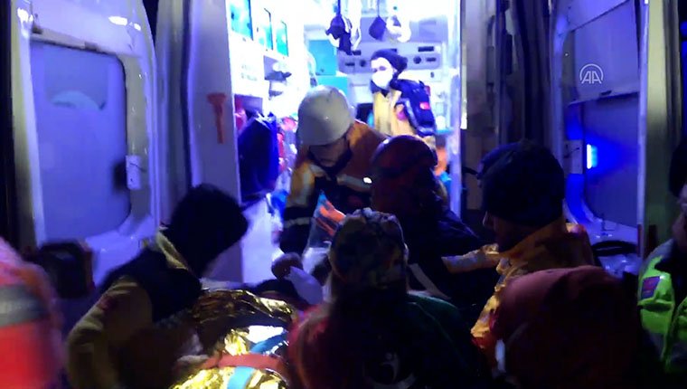 Enkaz altında kalan Sibel Kaya 170 saat sonra kurtarıldı