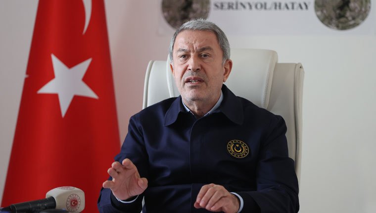 Bakan Akar "depremden sonra asker kışladan geç çıkarıldı" iddiasına yanıt verdi