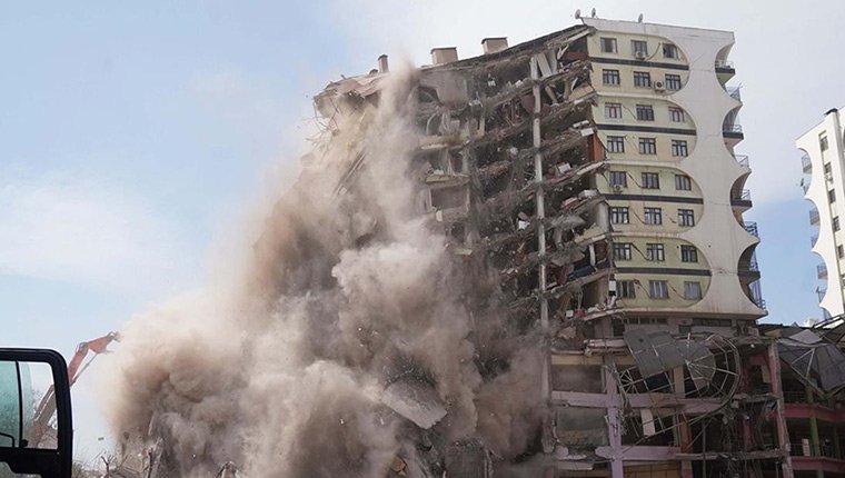 Evi hasarlı depremzedelerin elektrik ve doğal gaz borçları silindi