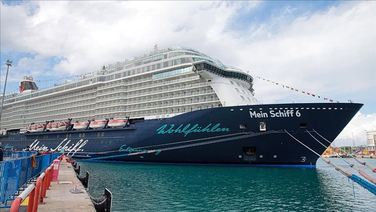 Antalya'ya bu yıl "yüzen oteller" ile 40 bin yolcu bekleniyor