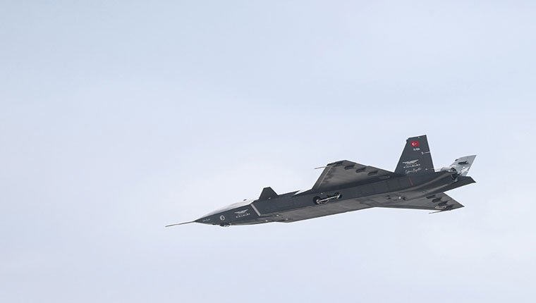 Bayraktar Kızılelma TEKNOFEST'e uçtu