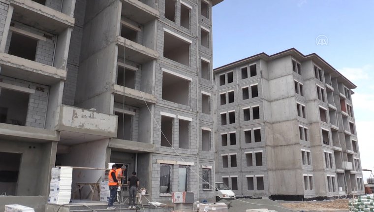 İslahiye'deki deprem konutlarında örnek daire tamamlandı